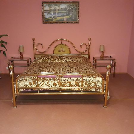 Hotel Suvorov Kobryn Dış mekan fotoğraf