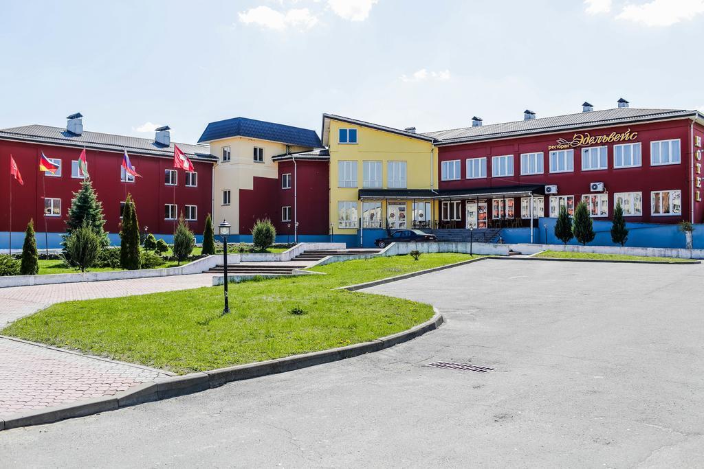 Hotel Suvorov Kobryn Dış mekan fotoğraf