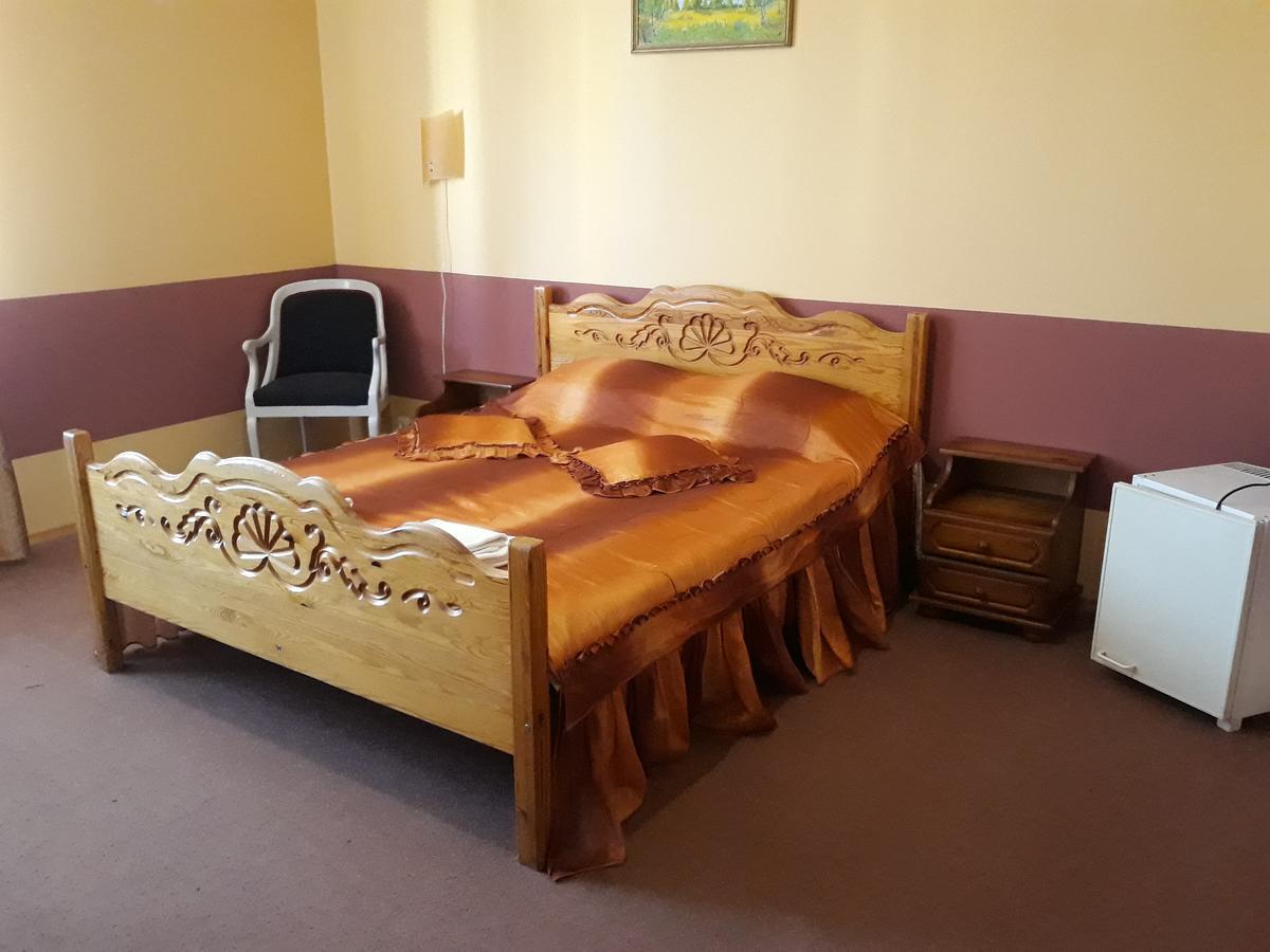Hotel Suvorov Kobryn Dış mekan fotoğraf